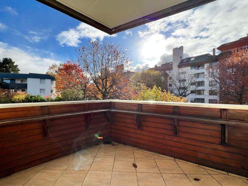 Großzügige 3,5-Zimmerwohnung mit 2 Balkonen und TG-Stellplatz 3 zimmer