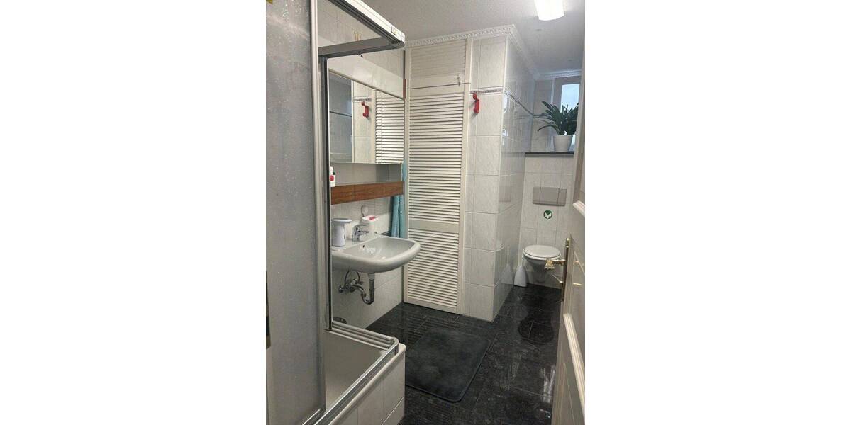 Etagenwohnung Stuttgart Untertürkheim - 5 Zimmer, 100 m&sup2;, 396.000&euro; | Angebot:26885011