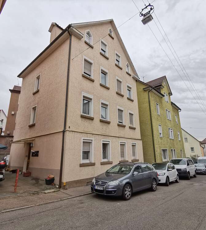 Haus zum Kaufen in Stuttgart 629.000 € 227.22 m²
