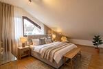 LICHTDURCHFLUTETES WOHNEN MIT KAMIN - Dachgeschoßwohnung Böblingen Dagersheim | Angebot:27288970