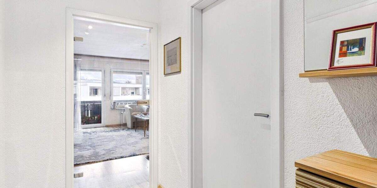 Etagenwohnung Stuttgart Untertürkheim - 3 Zimmer, 75 m&sup2;, 299.000&euro; | Angebot:24348091