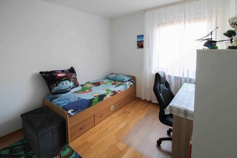 Teilvermietetes MFH mit 4 Einheiten und Top-Potenzial in Sackgassenlage zur flexiblen Nutzung 1 zimmer