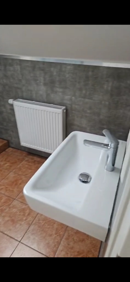 1 Zimmer Dachgeschoßwohnung, kernsaniert