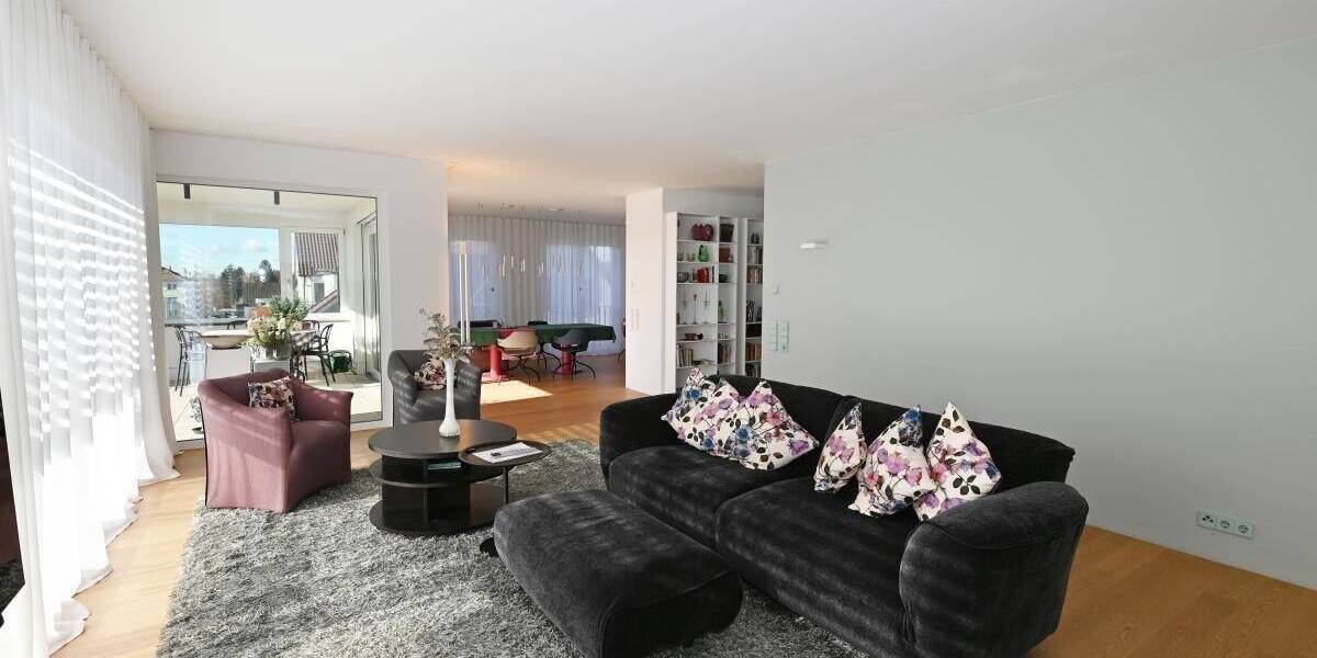 Etagenwohnung Ludwigsburg Ost - 4 Zimmer, 196 m&sup2;, 2.350&euro; | Angebot:23637196