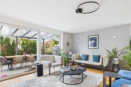 Haus zum Kaufen in Weinstadt 900.000 € 195 m² 5 zimmer