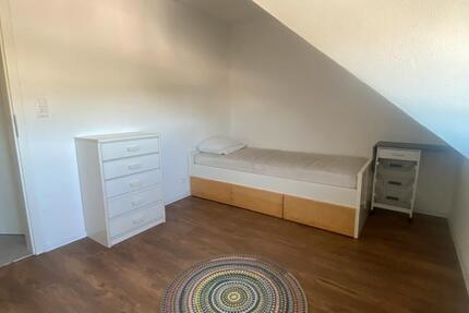 Wohnung Stuttgart Luginsland - 14 Zimmer, 68 m&sup2;, 400&euro; | Angebot:26396759