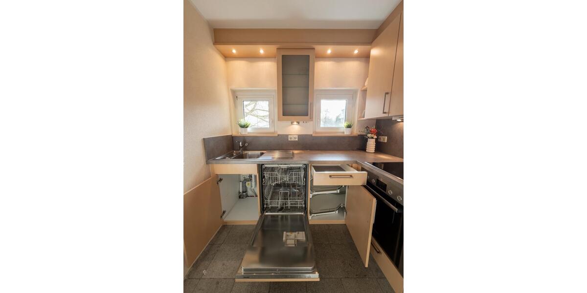 Hochparterre Stuttgart Degerloch - 1.5 Zimmer, 28 m&sup2;, 665&euro; | Angebot:26152553