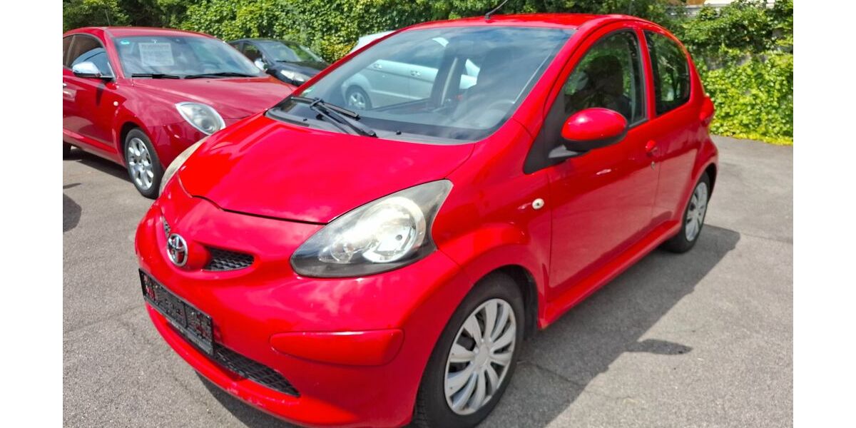 Toyota Aygo (X) 136.000 km 2.200 &euro; Stuttgart 70195