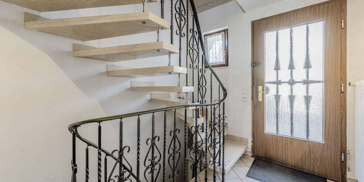 Mehrfamilienhaus, Wohnhaus Stuttgart / Rot Rot - 6 Zimmer, 151 m&sup2;, 698.000&euro; | Angebot:26439174