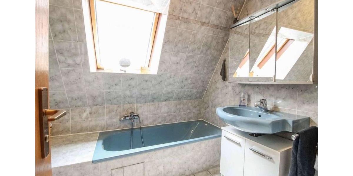 Dachgeschoßwohnung Markgröningen - 4.5 Zimmer, 92 m&sup2;, 389.000&euro; | Angebot:26704117