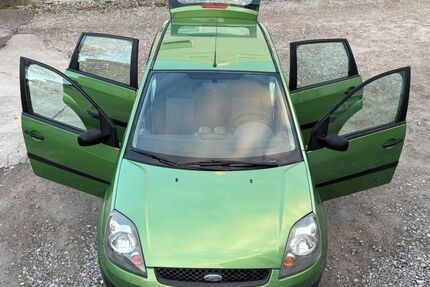 Ford Fiesta 122.610 km 2.990 &euro; Böblingen 71032