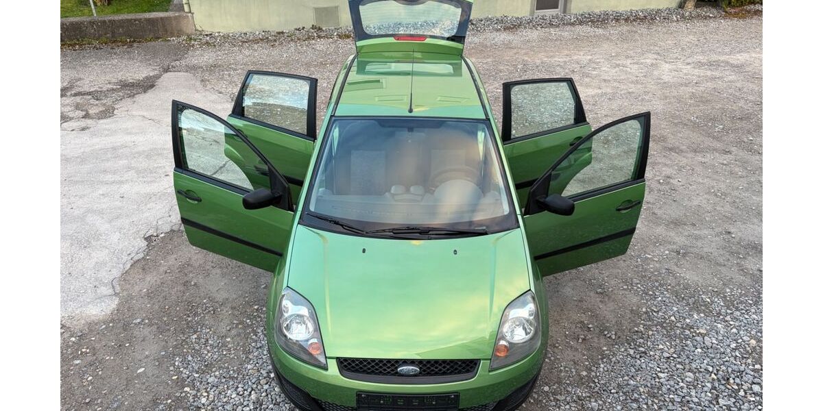 Ford Fiesta 122.610 km 2.990 &euro; Böblingen 71032