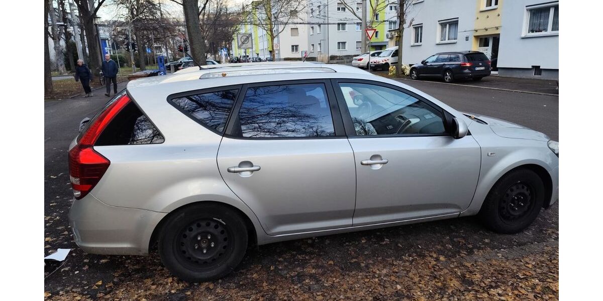 Kia ceed / Ceed 163.000 km 2.500 € Esslingen am neckar 73728