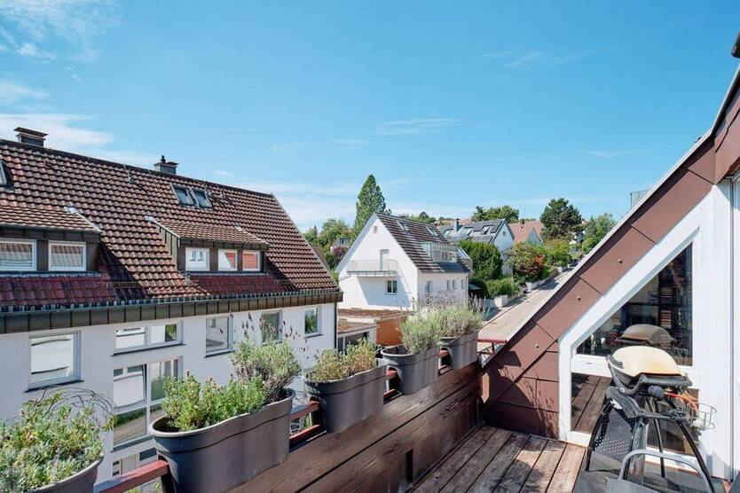 Charmante 5,5-Zimmer-DG-Maisonette in traumhafter Aussichtslage Sillenbuchs