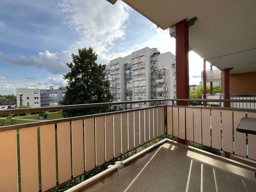 Wohnung zum Kaufen in Sindelfingen 299.000 € 82 m² 3.5 zimmer