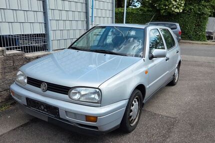 VW Golf 92.560 km 7.000 &euro; Kernen 71394