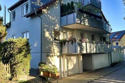 Neuwertige, zentral gelegene Wohnung in Herrenberg. Schnell in der Altstadt und zur S-Bahn.