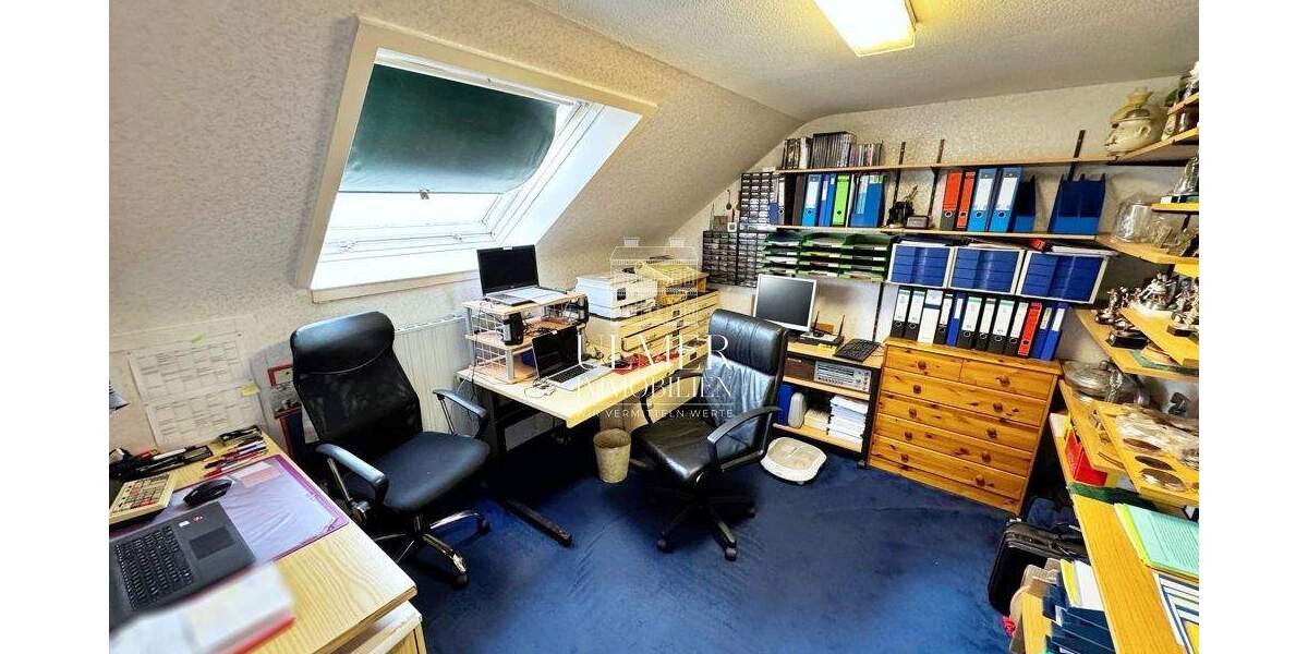 gepflegte Doppelhaushälfte mit großzügigem Grundstück in bester Lage von Böblingen 8 zimmer