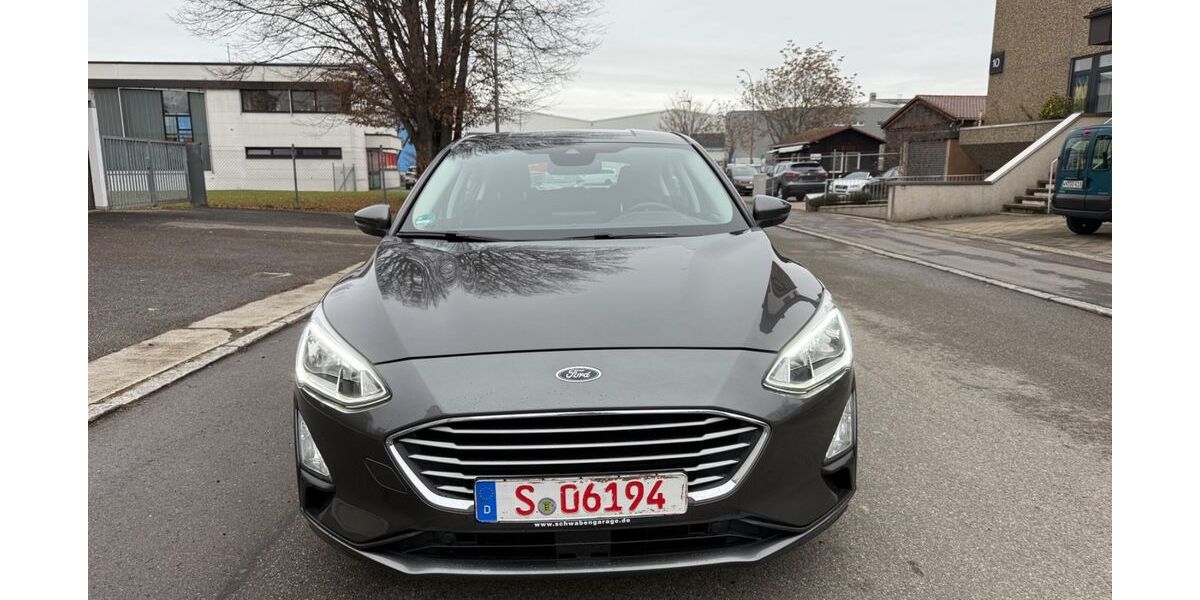 Ford Focus 59.000 km 14.499 € Fellbach 70736