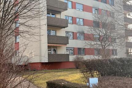 Helle 3,5-Zimmer-Wohnung mit Aufzug & Balkon &Stellplatz … 3.5 zimmer