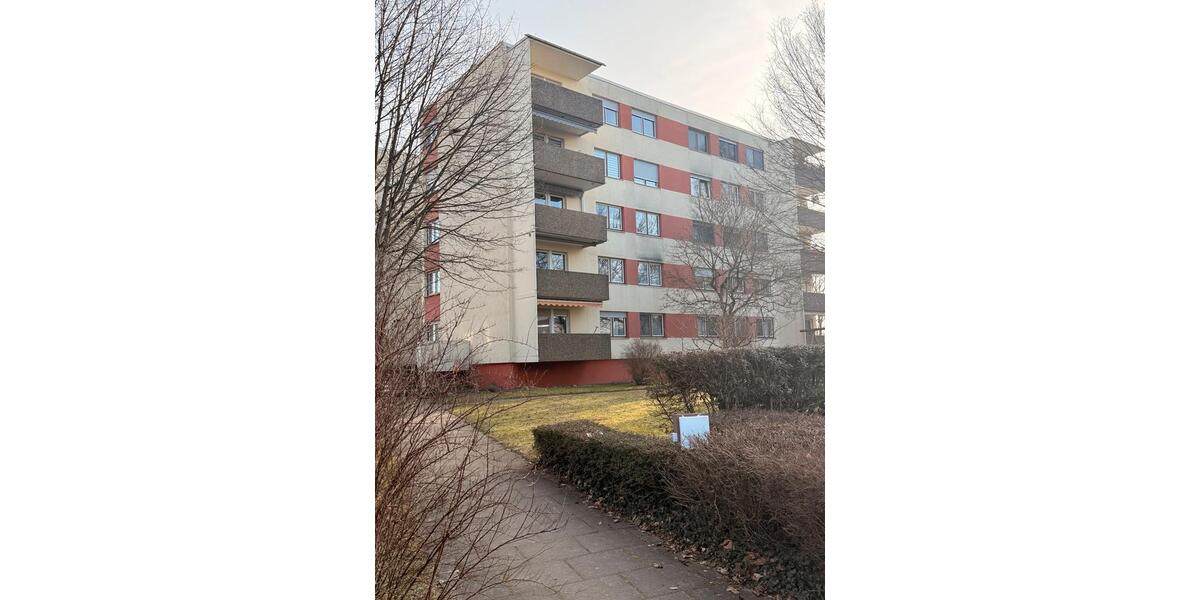 Helle 3,5-Zimmer-Wohnung mit Aufzug & Balkon &Stellplatz … 3.5 zimmer