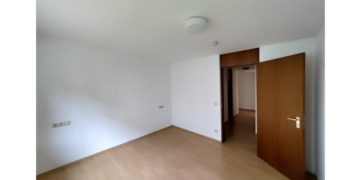 Etagenwohnung Esslingen am Neckar Hegensberg - 3 Zimmer, 77 m&sup2;, 330.000&euro; | Angebot:23648771