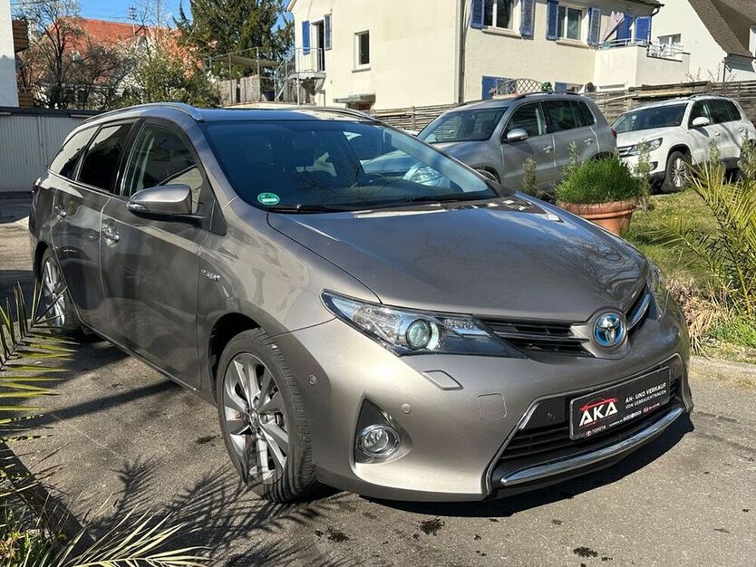 Auris Touring Sports