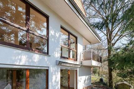 Haus zum Kaufen in Eppstein 844.000 € 240 m²