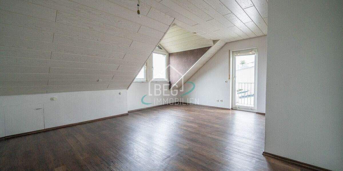 Gartenidylle trifft Wohnkomfort: Doppelhaushälfte mit Einliegerwohnung 4 zimmer