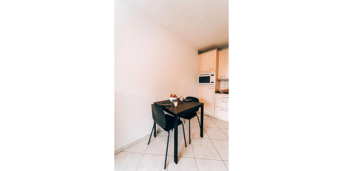 Etagenwohnung Stuttgart Luginsland - 1.5 Zimmer, 30 m&sup2;, 1.100&euro; | Angebot:26312702