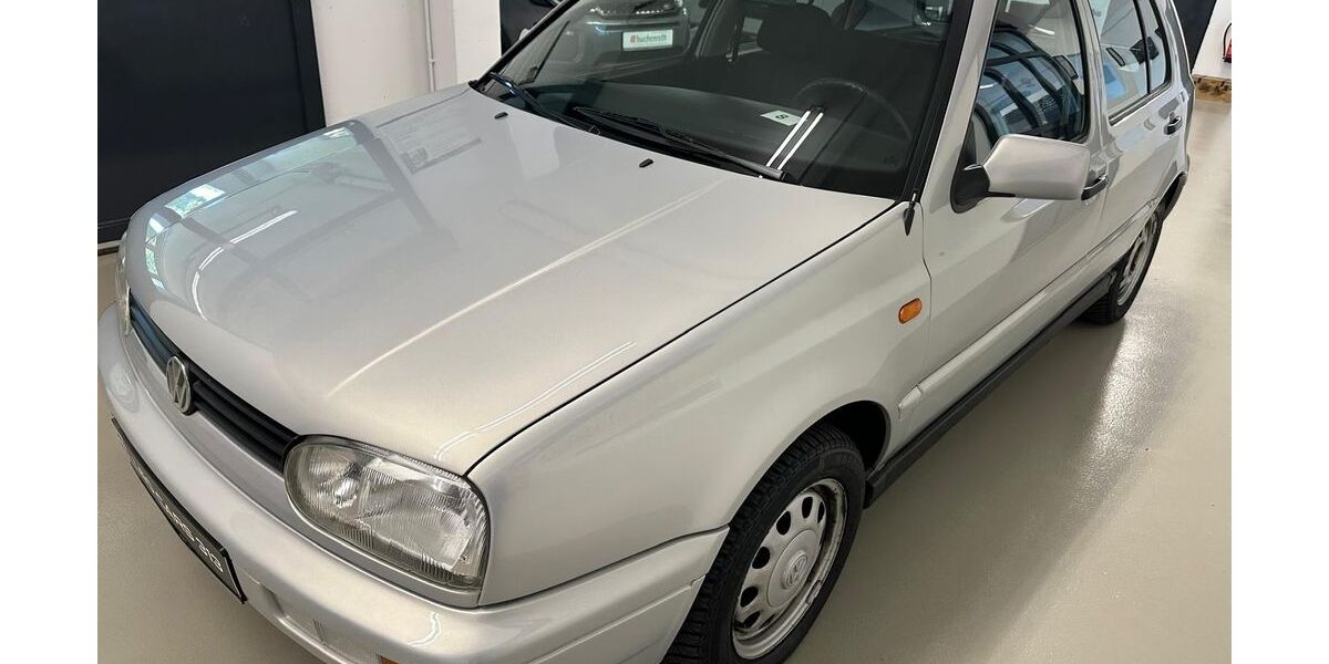 VW Golf 90.426 km 6.690 &euro; LEONBERG 71229