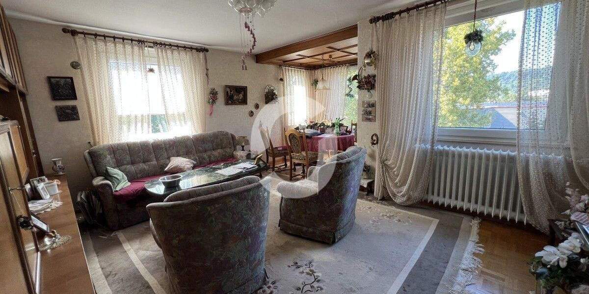 Mehrfamilienhaus, Wohnhaus Stuttgart Untertürkheim - 8 Zimmer, 206 m&sup2;, 700.000&euro; | Angebot:24861896