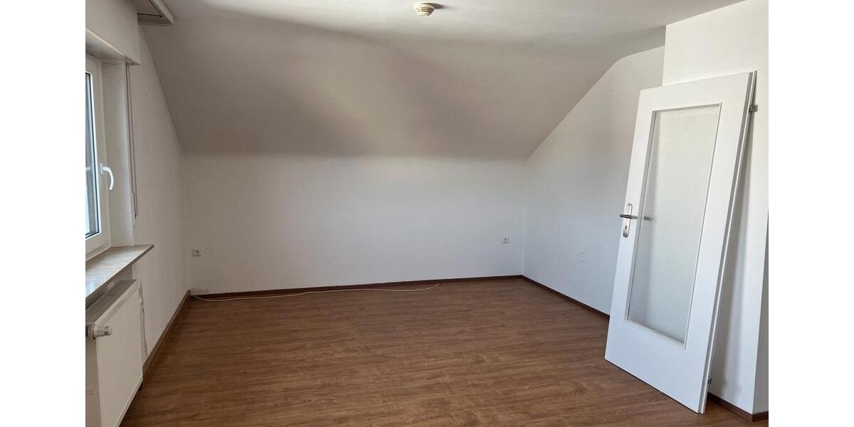 Doppelhaushälfte Oberstenfeld - 8 Zimmer, 156 m&sup2;, 1.800&euro; | Angebot:26354040