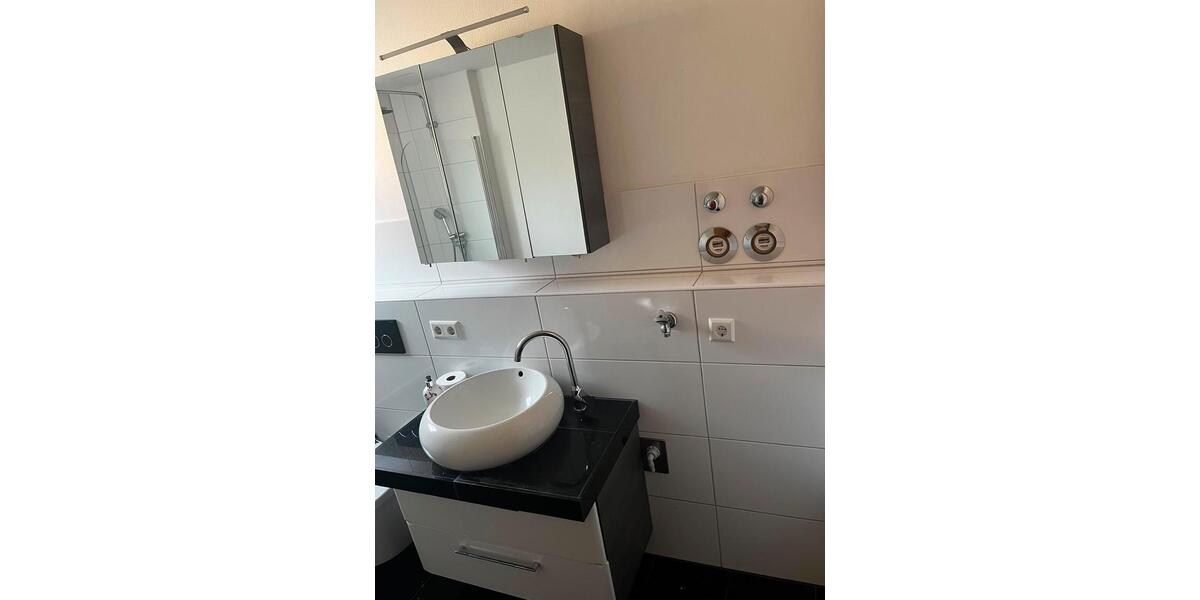 Etagenwohnung Stuttgart Bad Cannstatt - 3 Zimmer, 81 m&sup2;, 420.000&euro; | Angebot:26885480