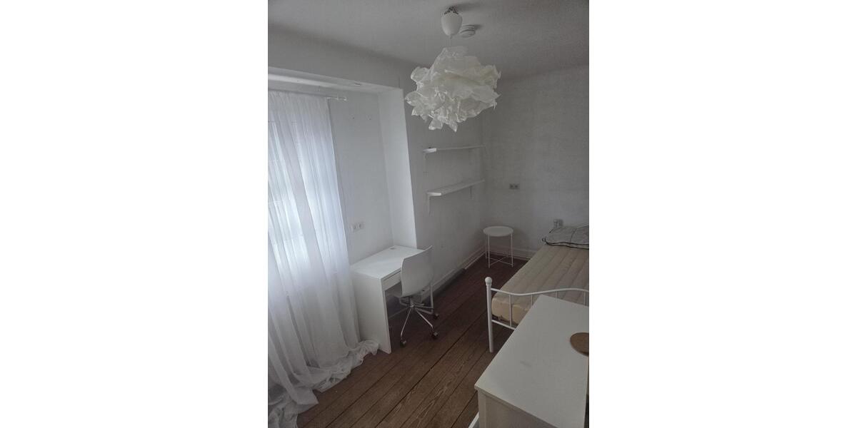 Etagenwohnung Tübingen - 4 Zimmer, 85 m&sup2;, 450&euro; | Angebot:26040737