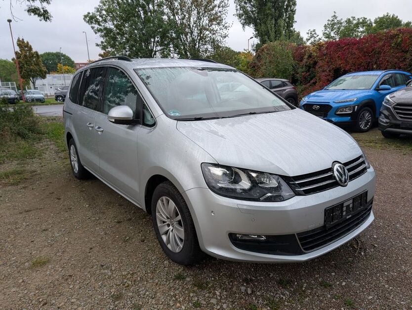 VW Sharan 116.000 km 21.999 € Stuttgart 70435