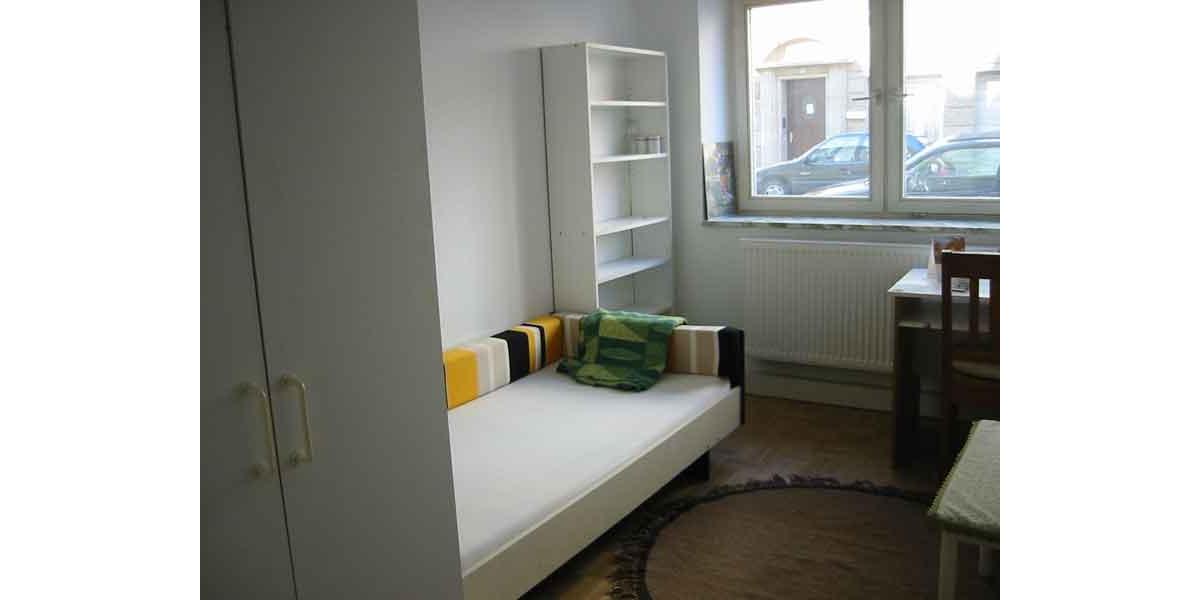 Erdgeschoßwohnung Stuttgart Stuttgart-Süd - 6 Zimmer, 103 m&sup2;, 350.000&euro; | Angebot:26050849