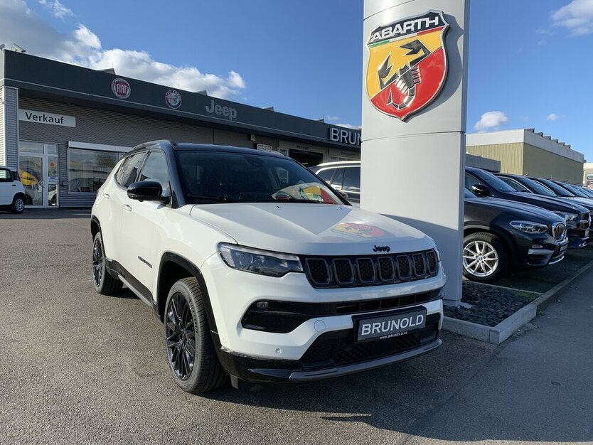 Jeep Compass 1.3 T4 4xe PLUG-IN HYBRID Automatik S 6.500 km 39.900 € Backnang, 71522