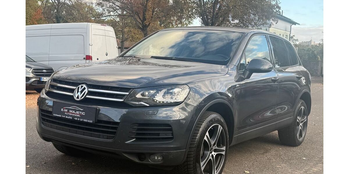 VW Touareg 282.745 km 10.599 € Stuttgart 70378