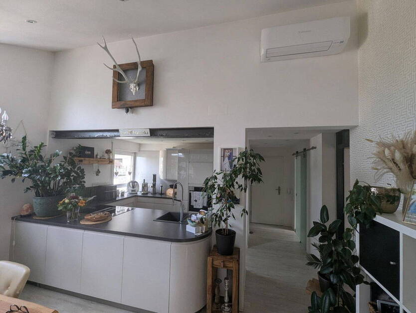 von PRIVAT kernsanierte & klimatisierte 3-Zi. Wohnung mit Dachterrasse in Filderstadt