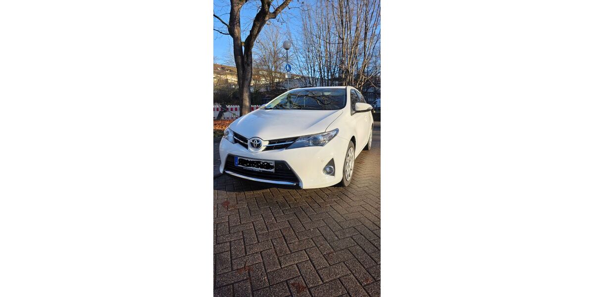 Toyota Auris 177.000 km 7.700 € Stuttgart 70372