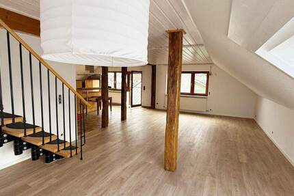 Großzügige 3 Zimmer-DG-Wohnung mit zusätzlich ausgebautem Dachboden! 4 zimmer