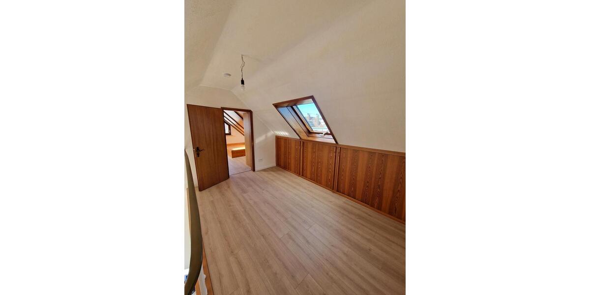 Maisonettenwohnung Fellbach - 4.5 Zimmer, 111 m&sup2;, 1.899&euro; | Angebot:26323354