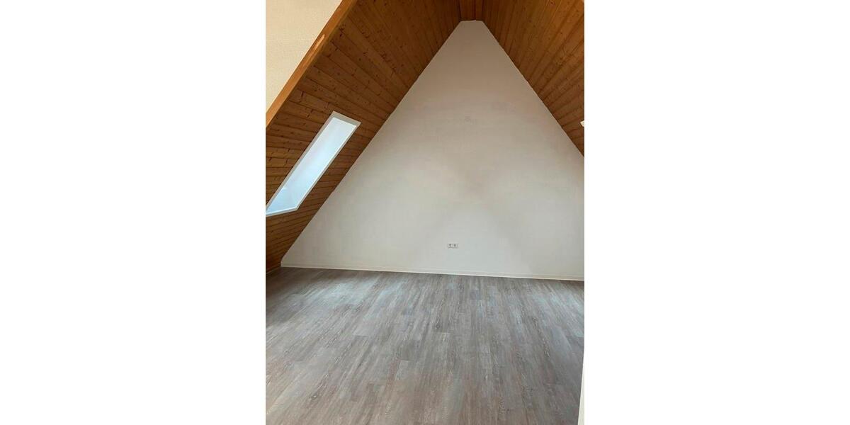 Dachgeschoßwohnung Kornwestheim - 3 Zimmer, 114 m&sup2;, 1.441&euro; | Angebot:22042128