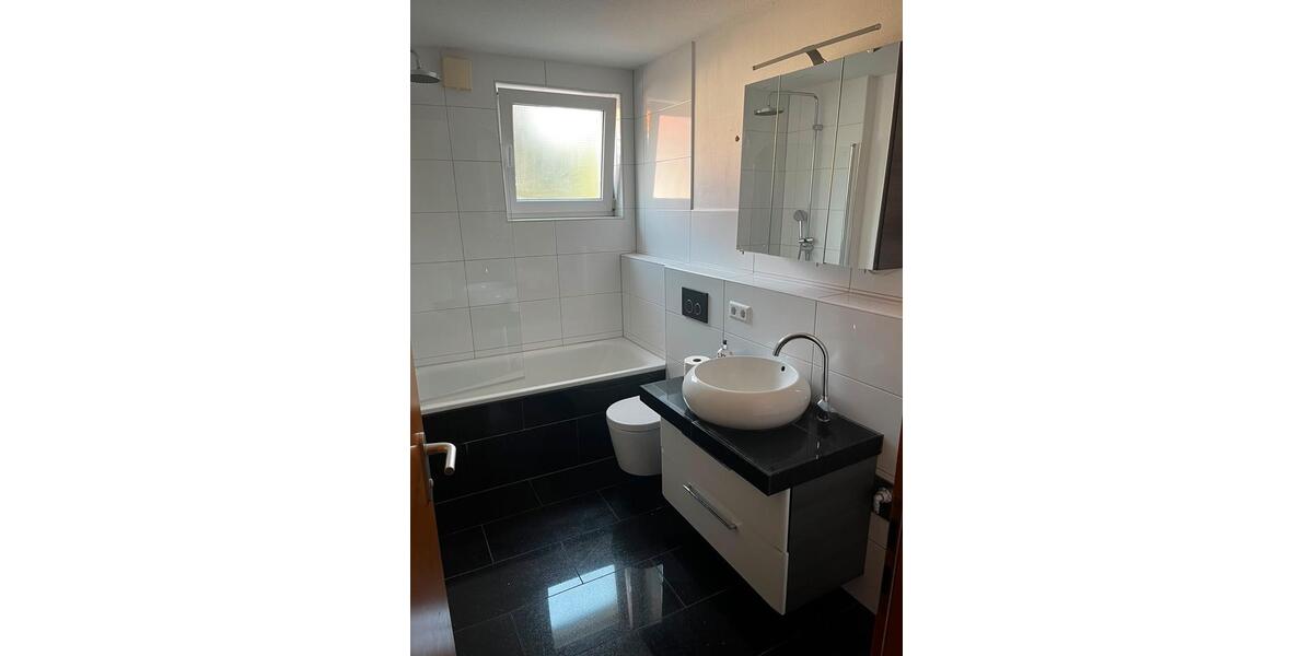 Etagenwohnung Stuttgart Bad Cannstatt - 3 Zimmer, 81 m&sup2;, 420.000&euro; | Angebot:26885480