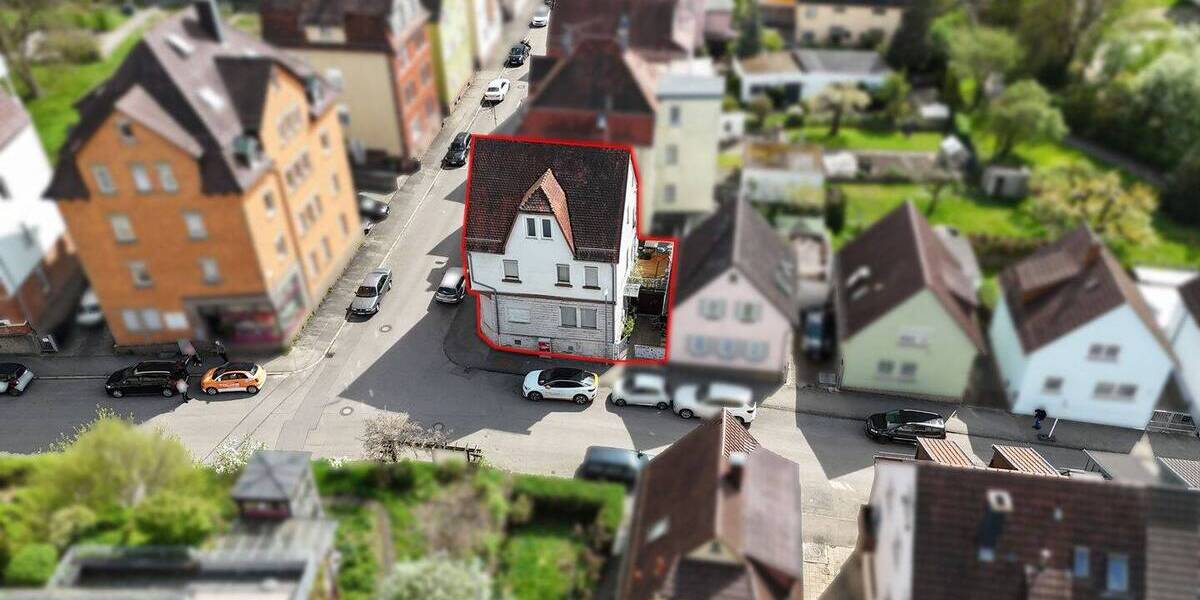 Mehrfamilienhaus, Wohnhaus Stuttgart Zuffenhausen - 8 Zimmer, 176 m&sup2;, 547.000&euro; | Angebot:26684039