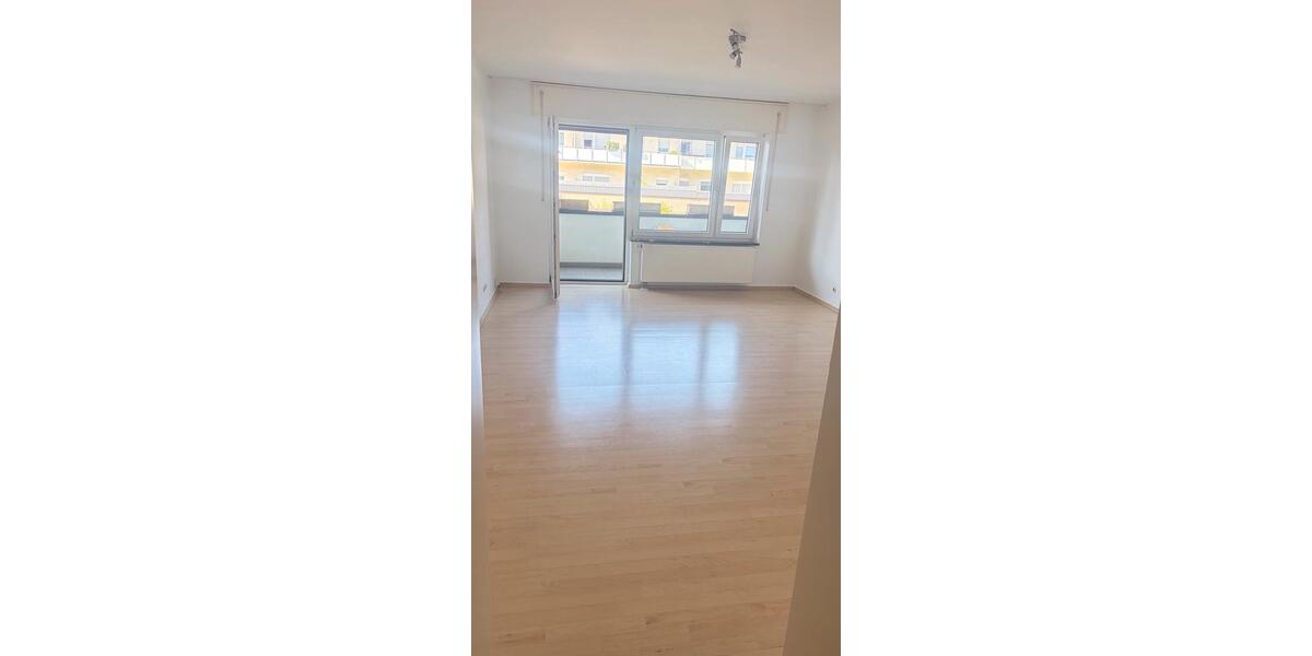 Hochparterre Böblingen - 2 Zimmer, 86 m&sup2;, 1.150&euro; | Angebot:26699172