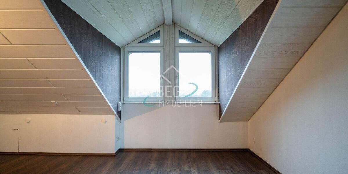 Gartenidylle trifft Wohnkomfort: Doppelhaushälfte mit Einliegerwohnung 4 zimmer