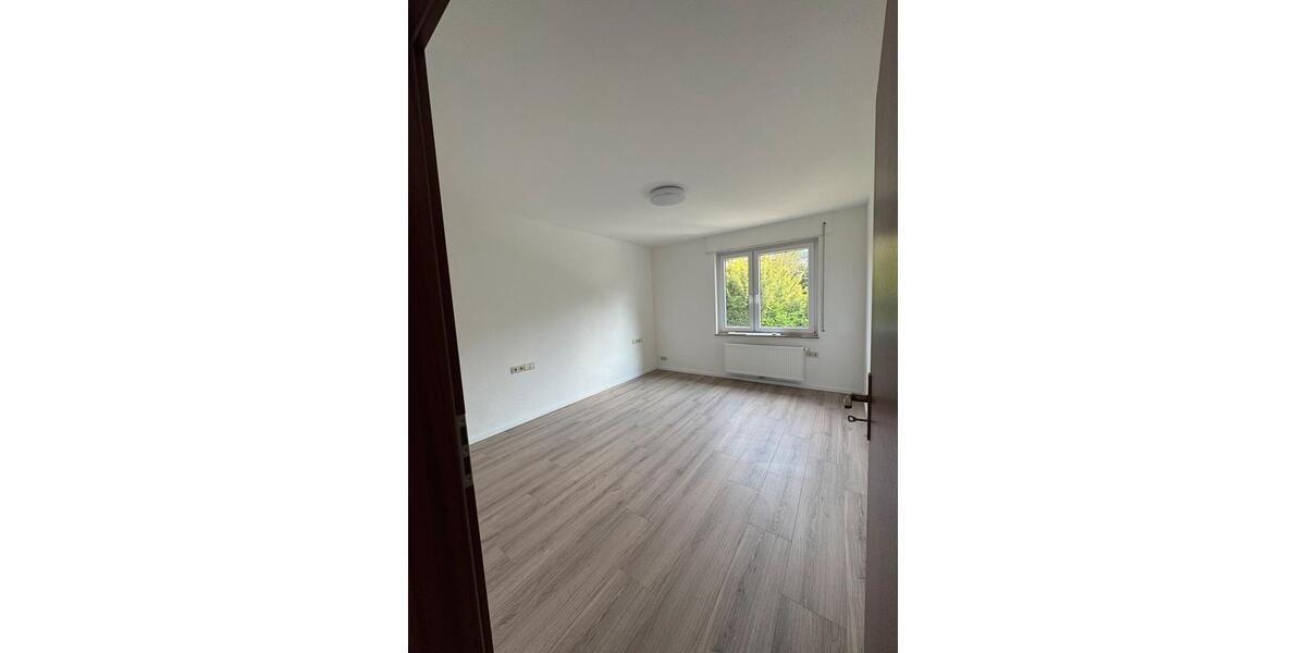 Etagenwohnung Stuttgart Zuffenhausen - 4 Zimmer, 85 m&sup2;, 1.600&euro; | Angebot:26648300