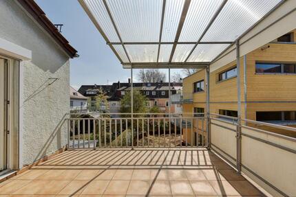 +++ Nahe BOSCH - Erstbezug nach Modernisierung - DG-Maisonette im 1-Fam.-Haus - Süd-Balkon - inkl. Einbauküche & Garage +++